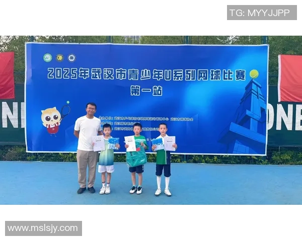 武汉网球队的节奏揭秘：网球巨献背后的故事与激情